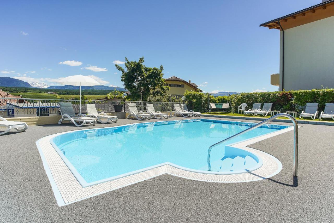 Hotel Alexandres Appiano Sulla Strada Del Vino Bagian luar foto