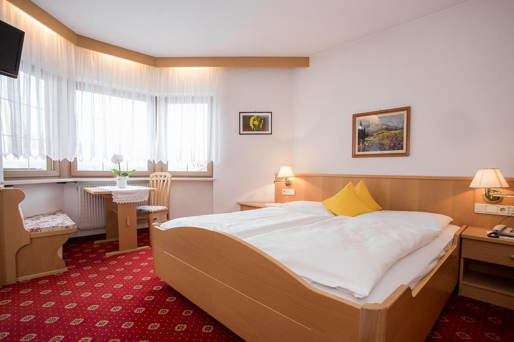 Hotel Alexandres Appiano Sulla Strada Del Vino Bagian luar foto