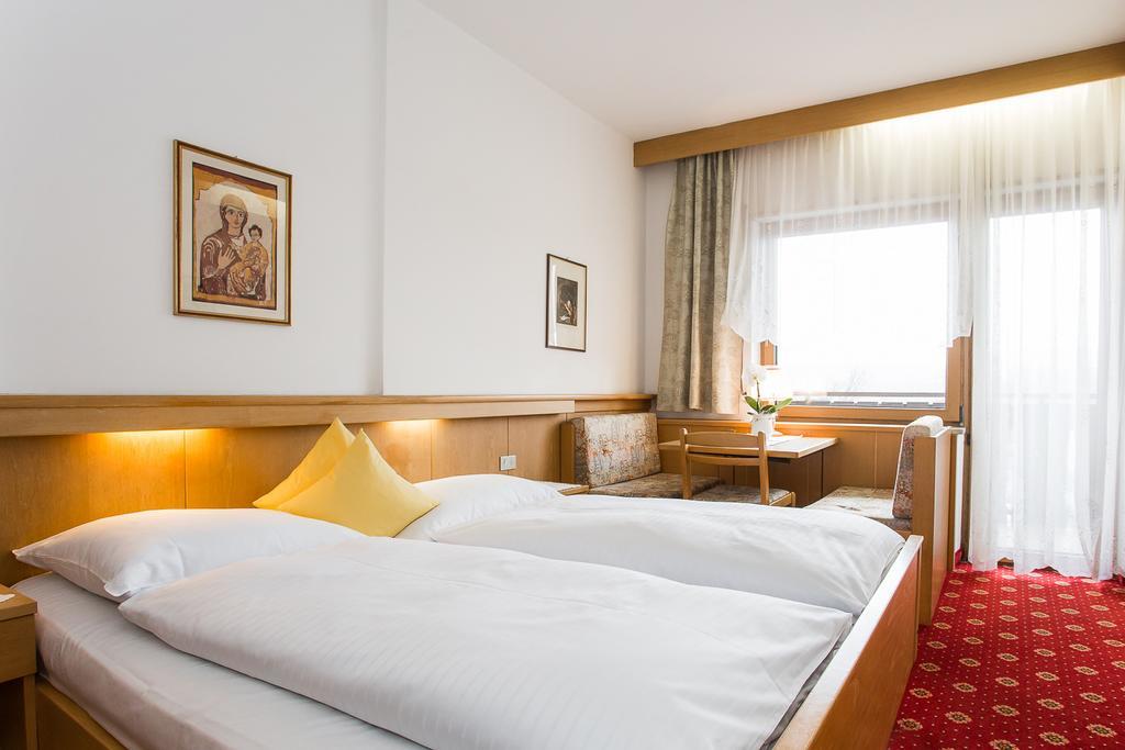 Hotel Alexandres Appiano Sulla Strada Del Vino Bagian luar foto