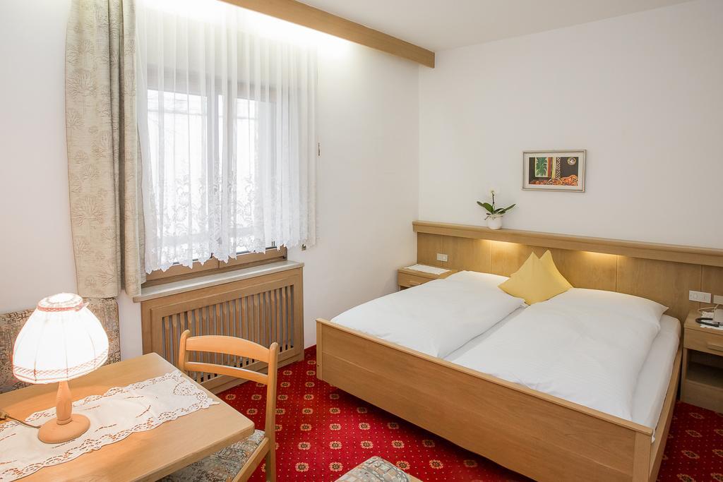Hotel Alexandres Appiano Sulla Strada Del Vino Bagian luar foto