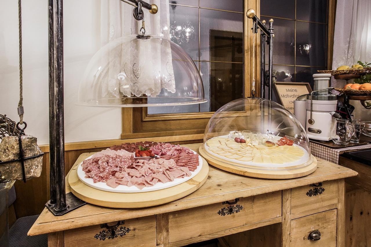 Hotel Alexandres Appiano Sulla Strada Del Vino Bagian luar foto